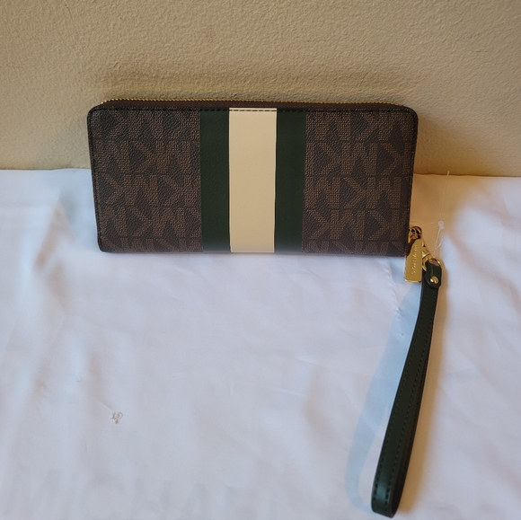 Michael kors wallet - Picture 9 of 15